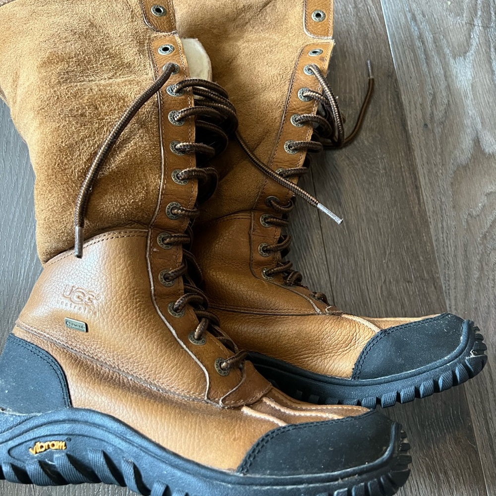 Ugg winter boots size 6